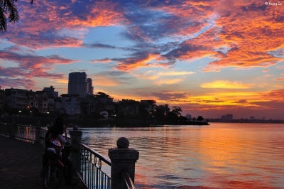 Hồ Tây – địa điểm vui chơi ở Hà Nội vào buổi tối